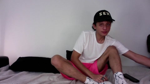 twinksguys360  17-04-2023